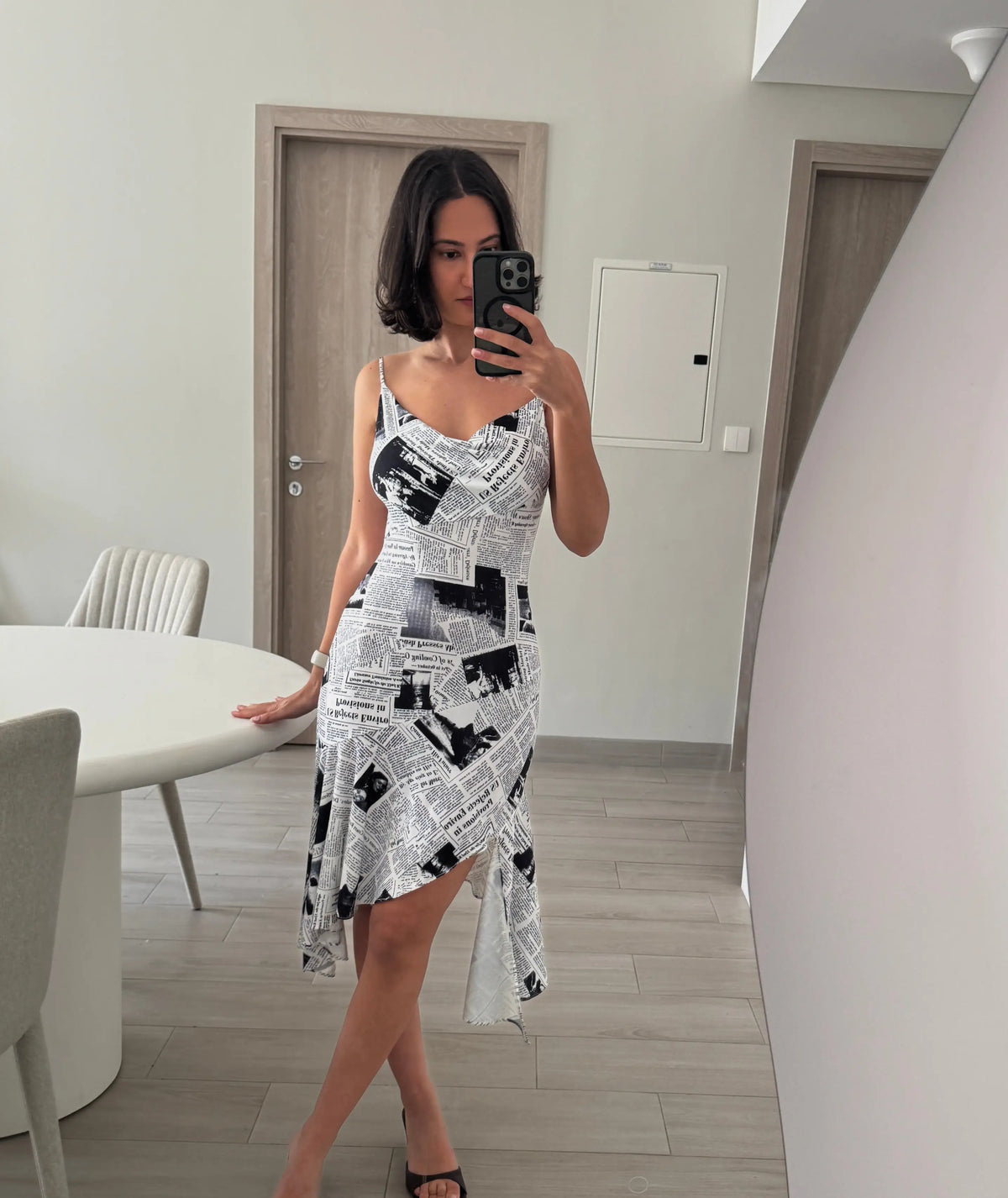Carrie Bradshaw Sex and the City Newspaper Dress Sewing Pattern Instan – Rosys Patterns Carrie Bradshaw Sex and the City Newspaper Dress Sewing Pattern Instan – Rosys Patterns